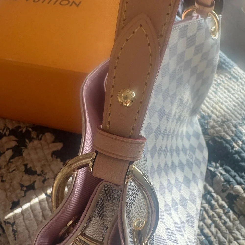 Louis Vuitton Damier Azur Shoulder Bag in White and Light Blue - Picture 7 of 11